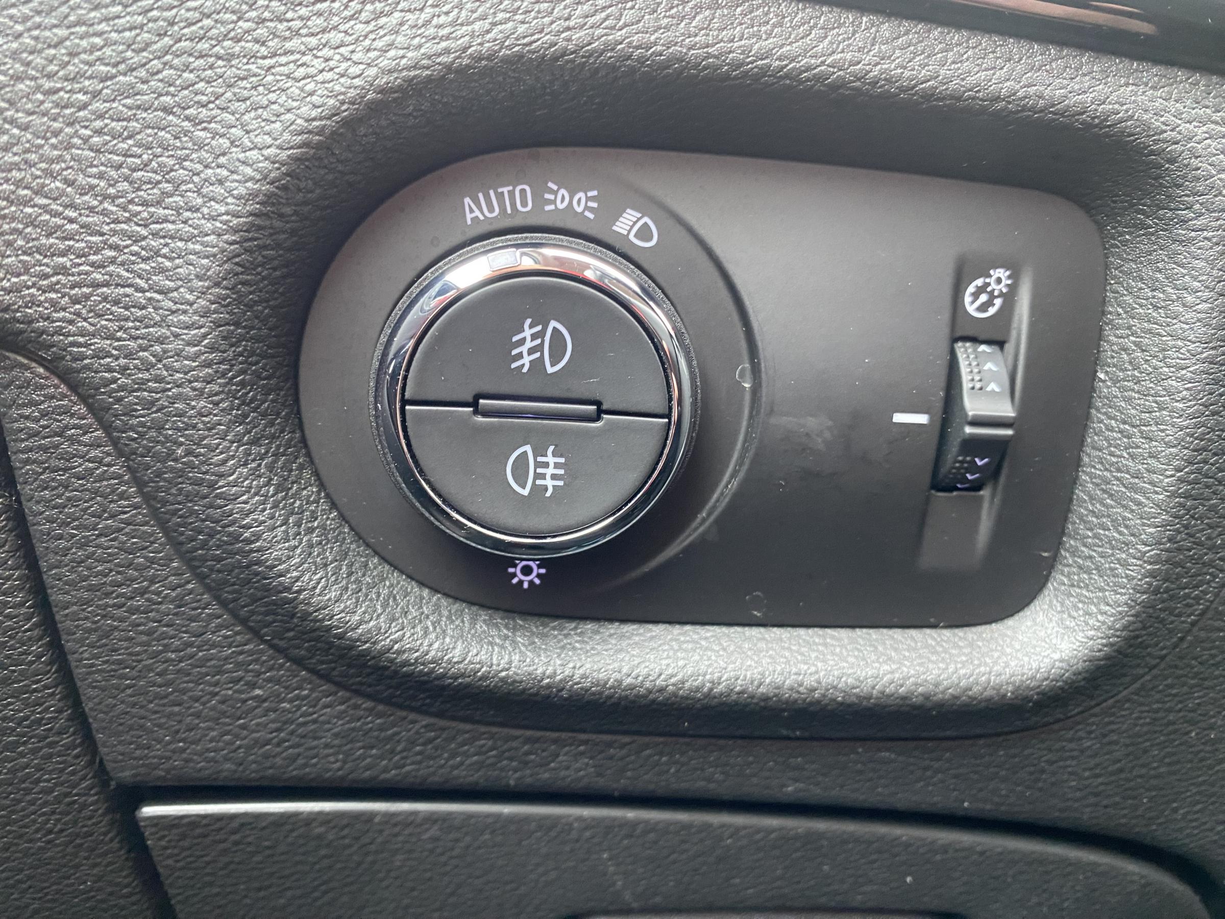 Opel Astra, 2016 - pohled č. 12