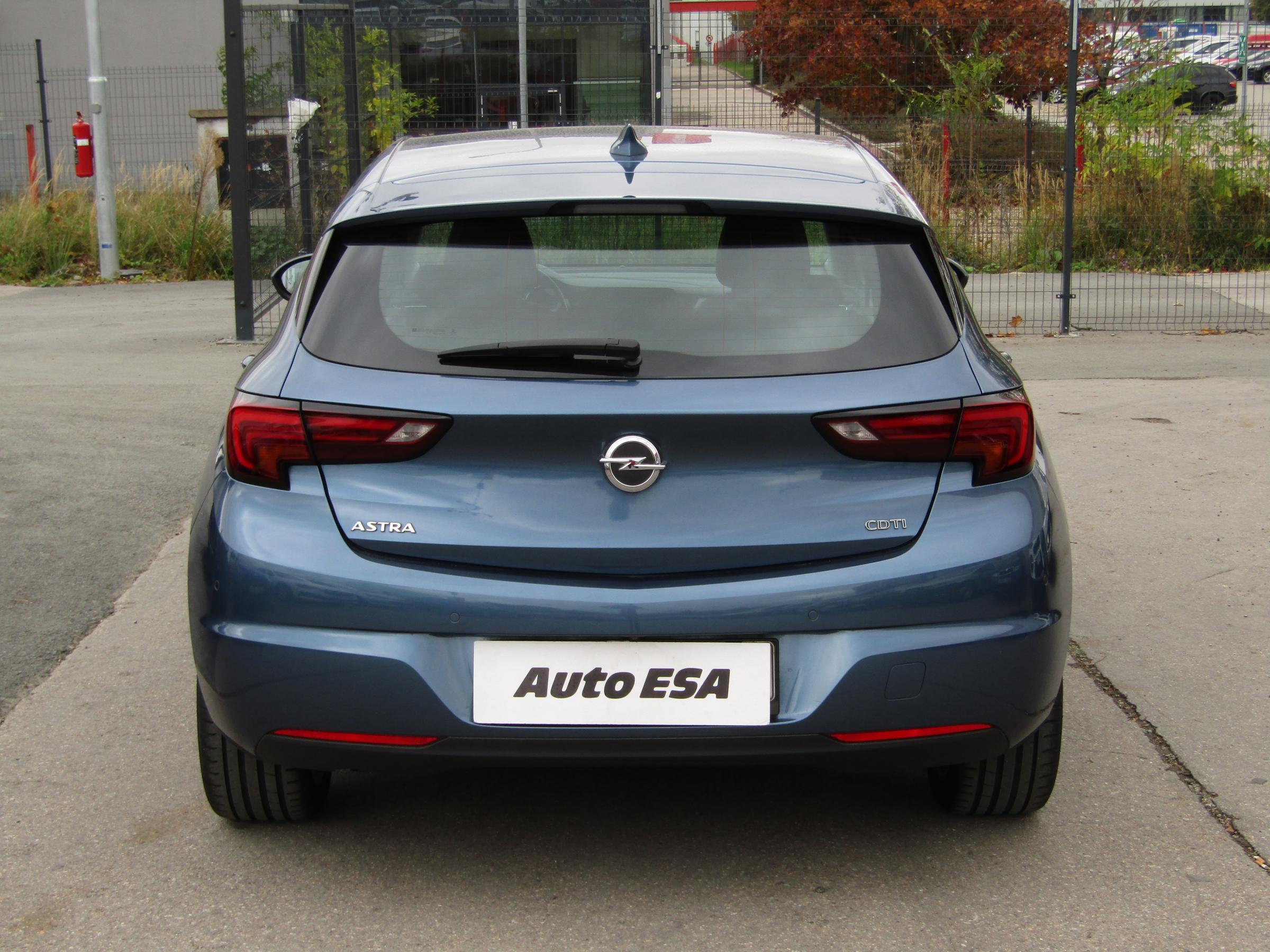 Opel Astra, 2016 - pohled č. 5