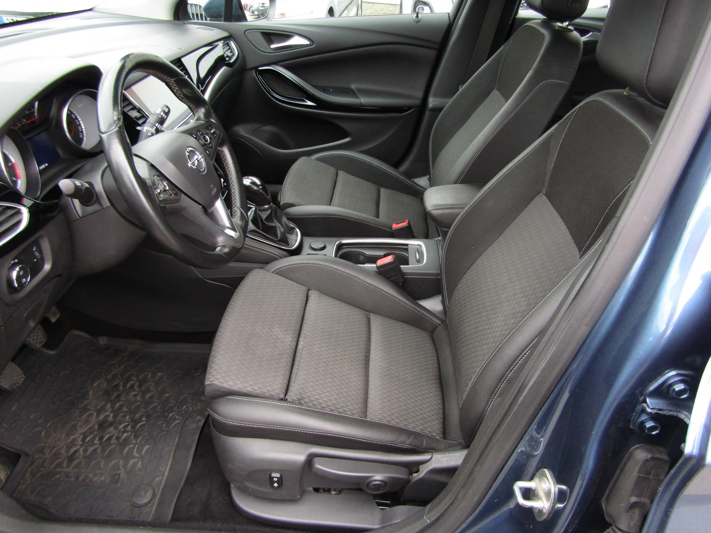 Opel Astra, 2016 - pohled č. 9