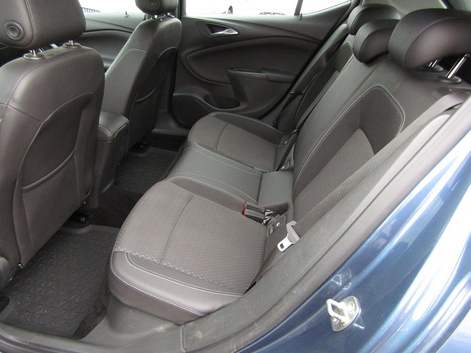 Opel Astra 1.6 CDTi Dynamic