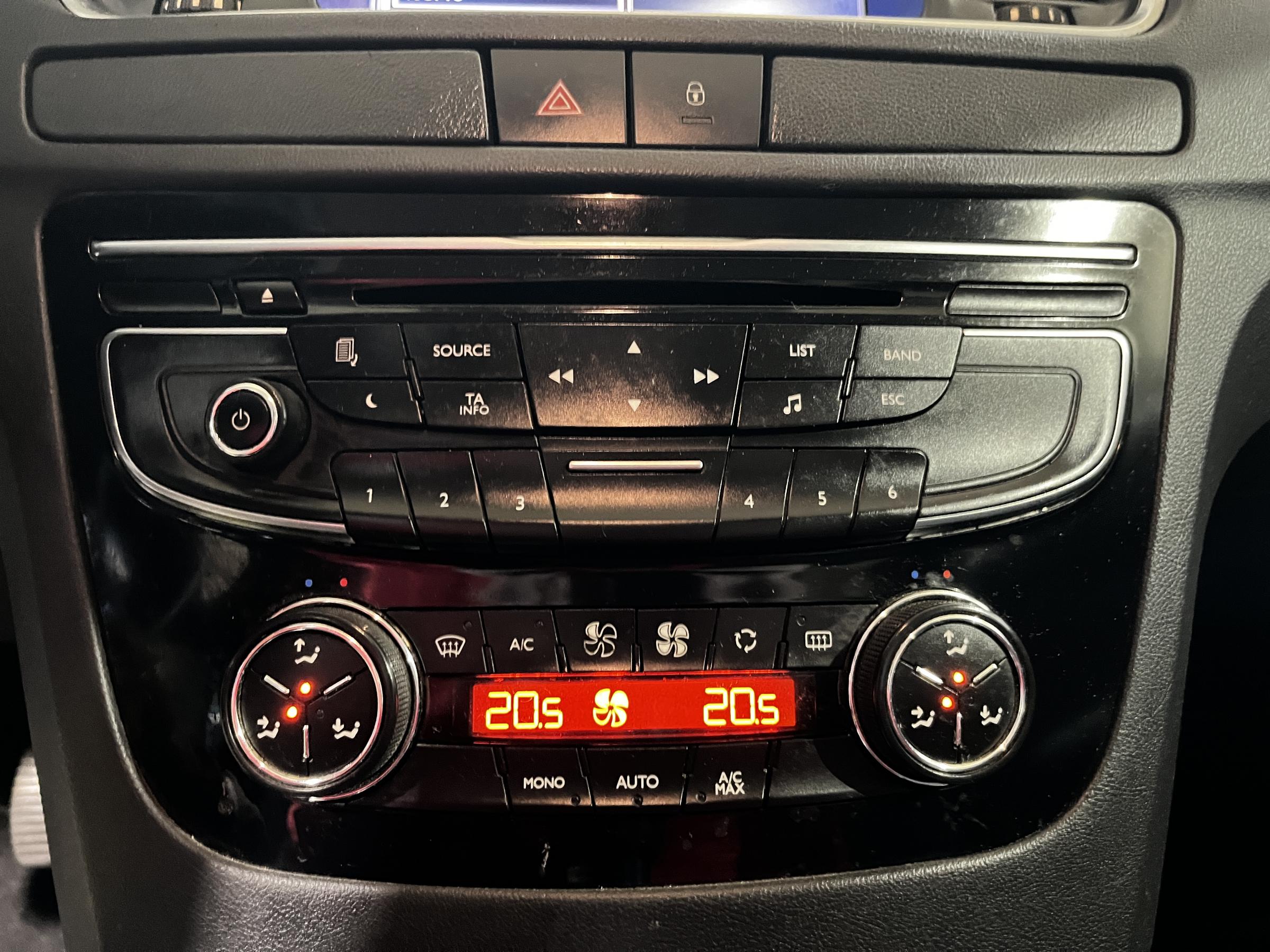 Peugeot 508, 2011 - pohled č. 15