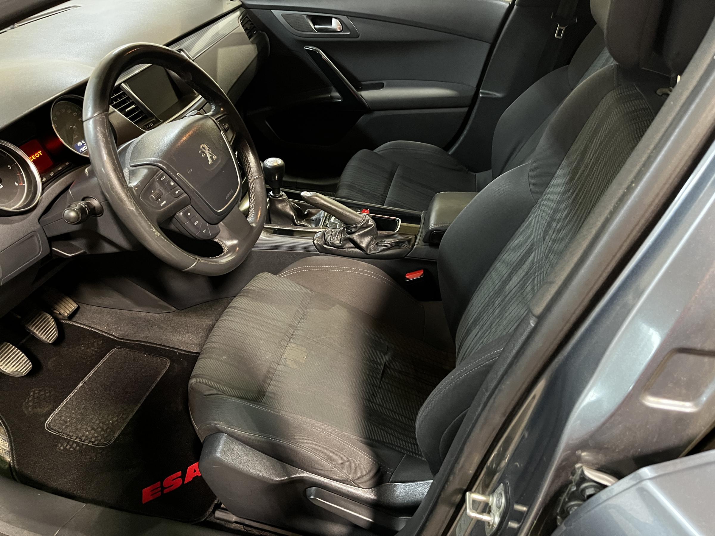 Peugeot 508, 2011 - pohled č. 9