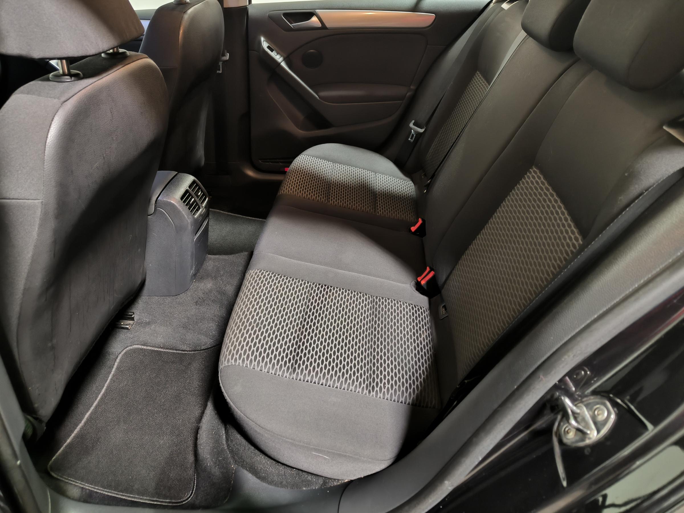 Volkswagen Golf, 2009 - pohled č. 10
