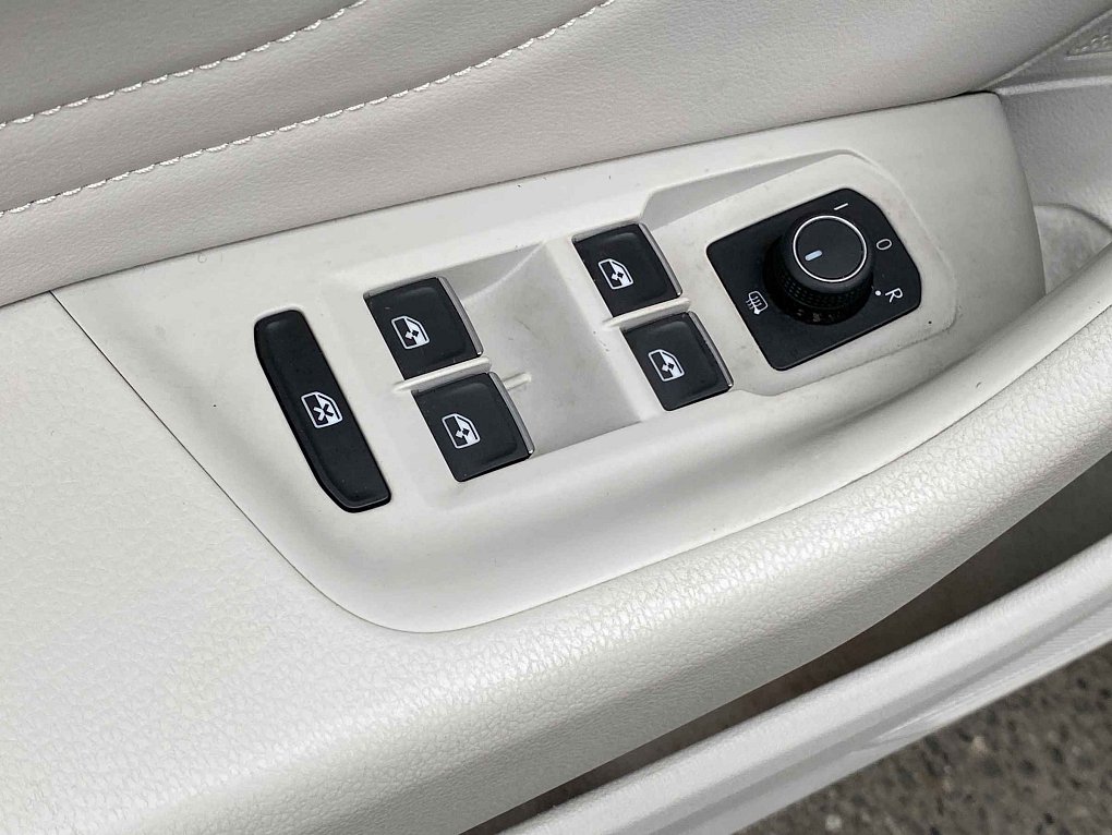 Volkswagen Passat 2.0 TDi Elegance