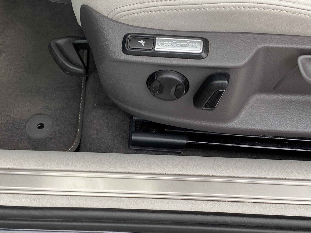 Volkswagen Passat 2.0 TDi Elegance
