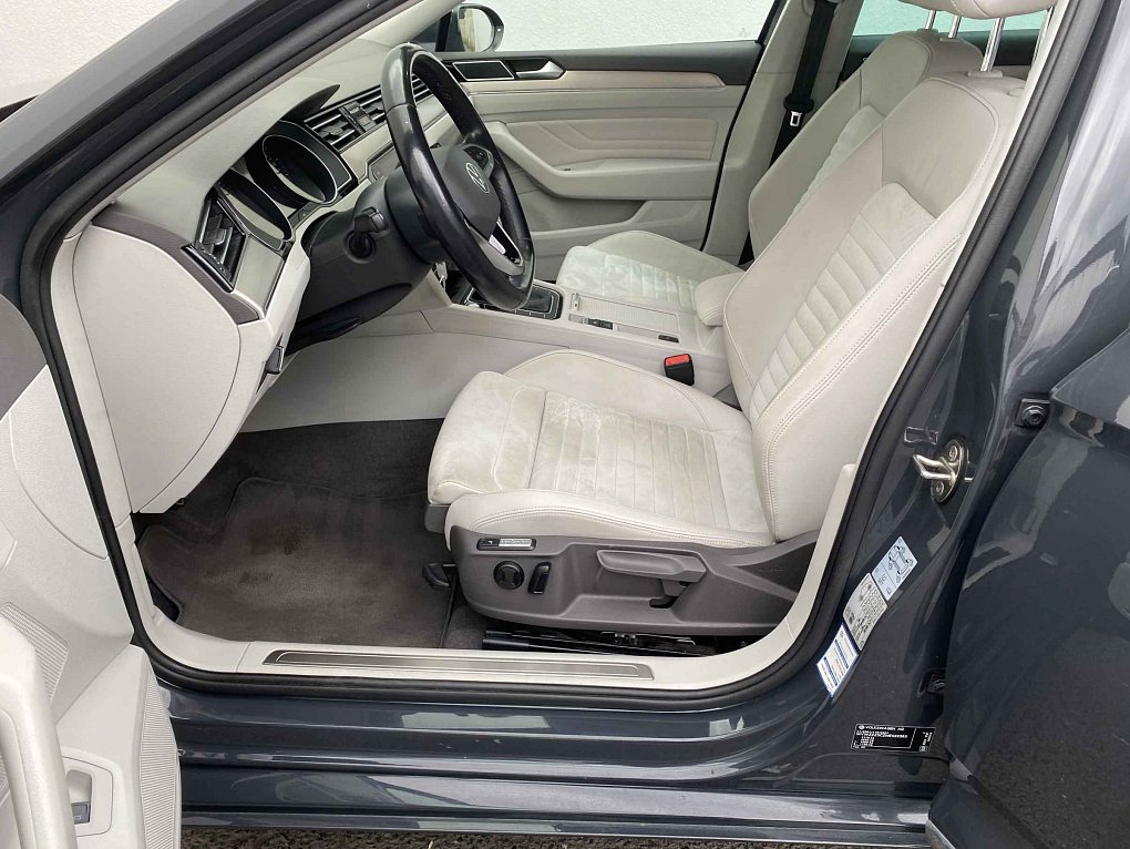 Volkswagen Passat 2.0 TDi Elegance