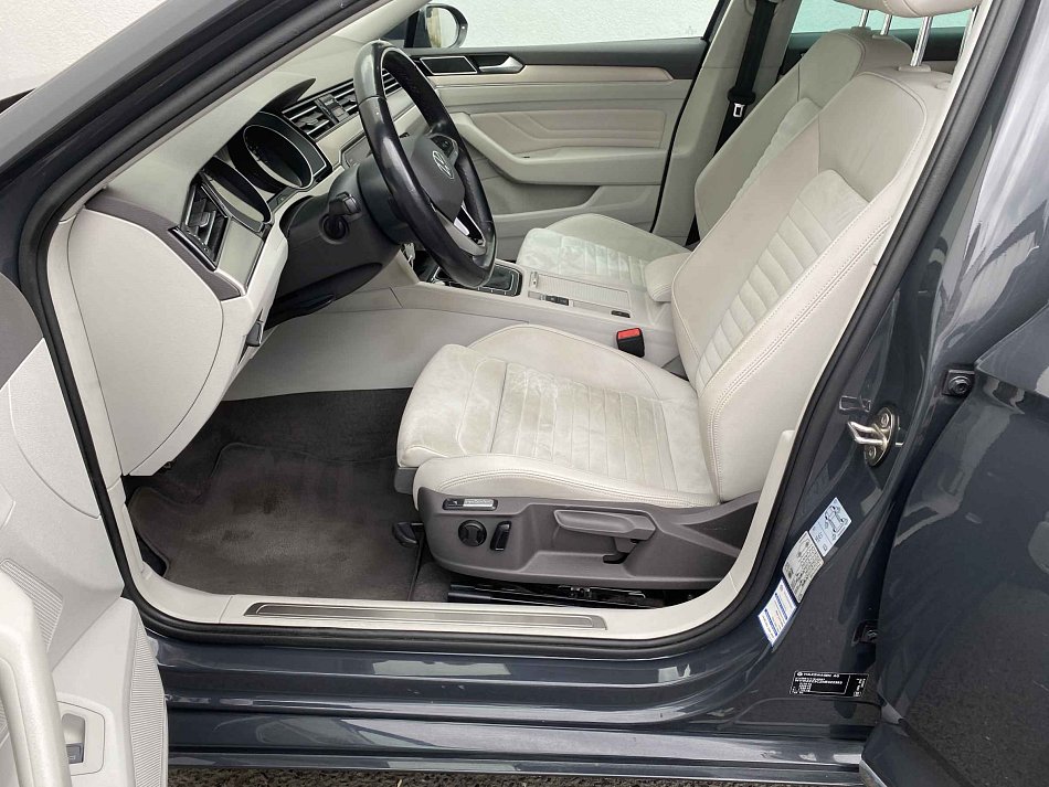 Volkswagen Passat 2.0 TDi Elegance