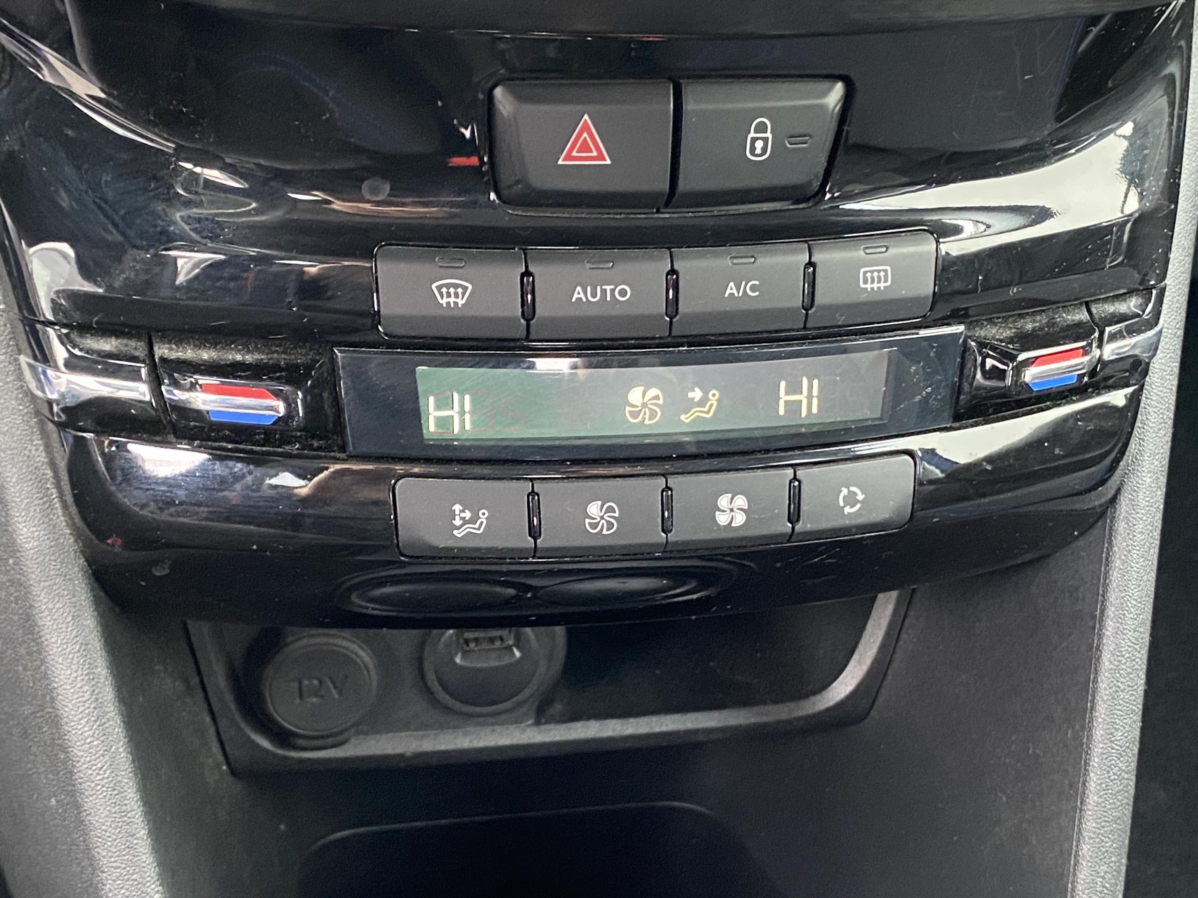 Peugeot 2008, 2019 - pohled č. 14