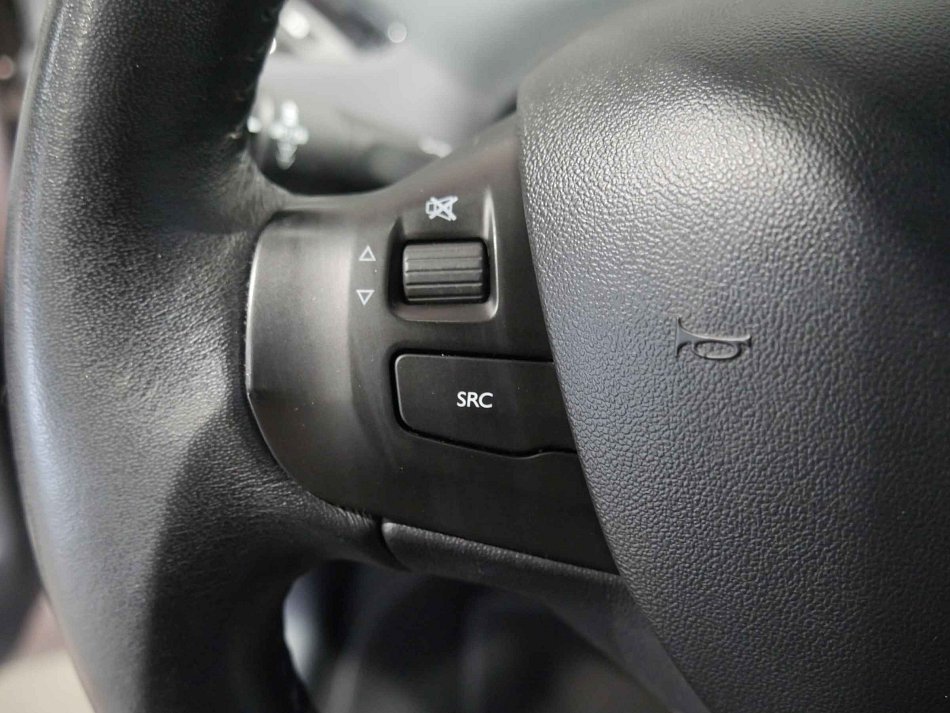 Peugeot 208 1.2 i 