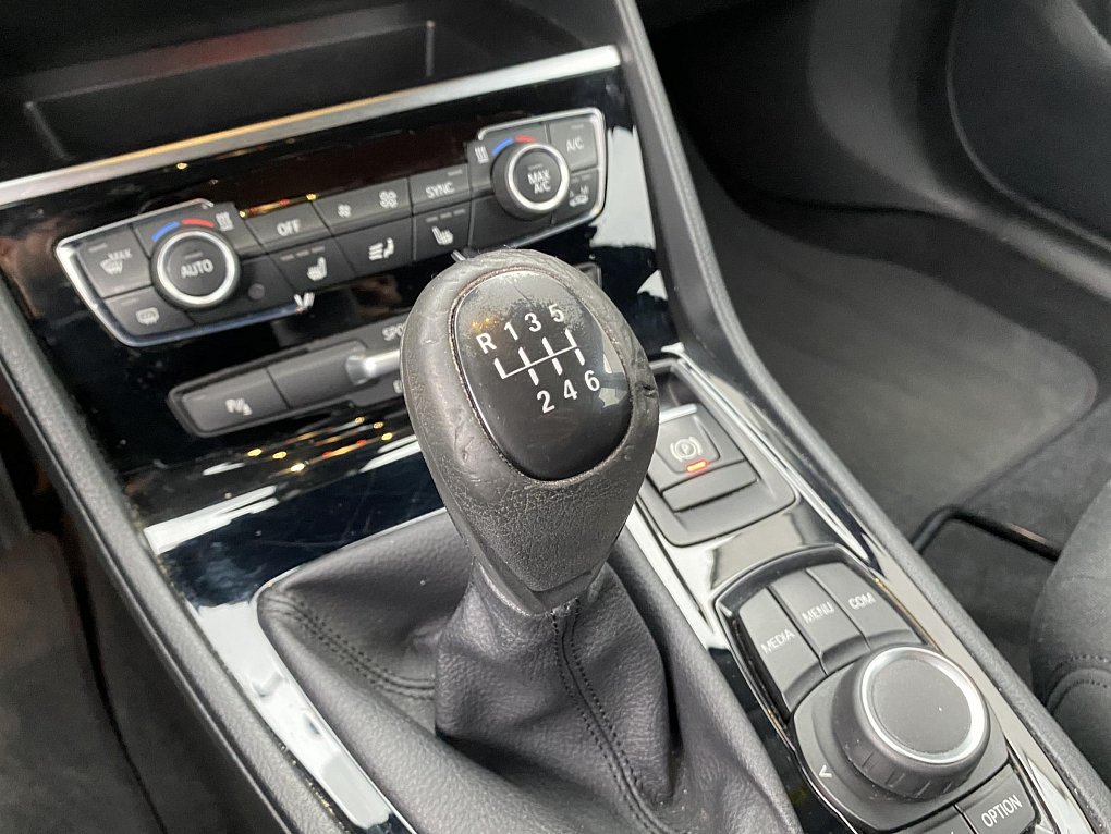 BMW Řada 2 1.5 i Advantage 218i
