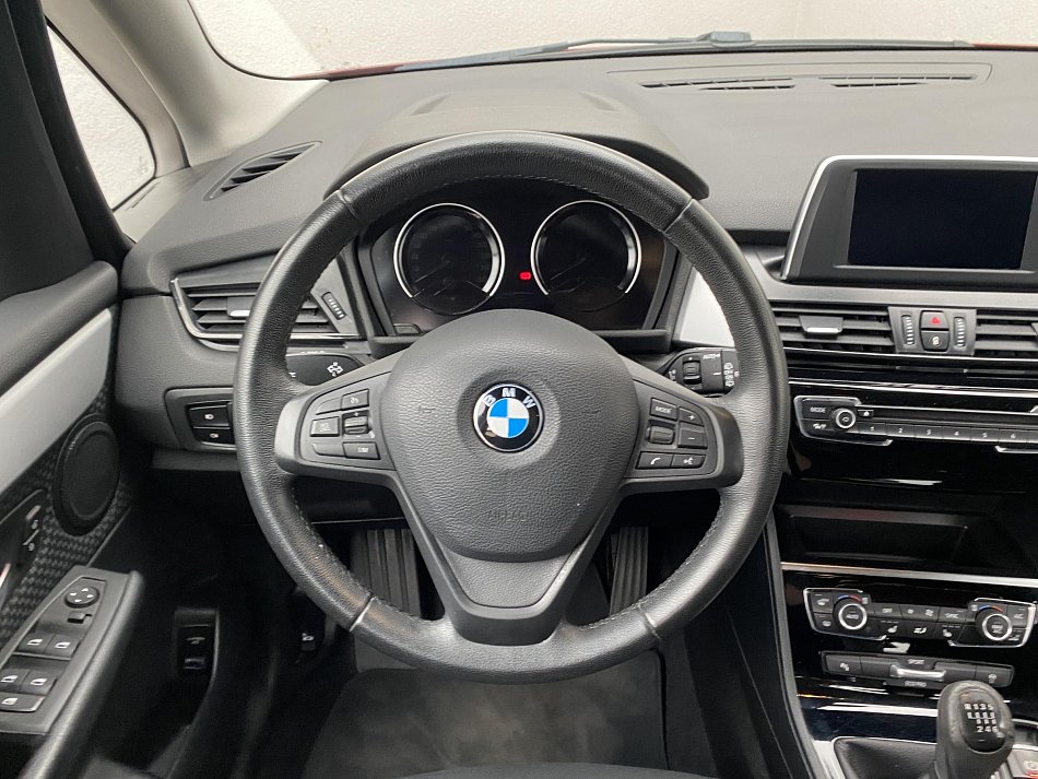 BMW Řada 2 1.5 i Advantage 218i
