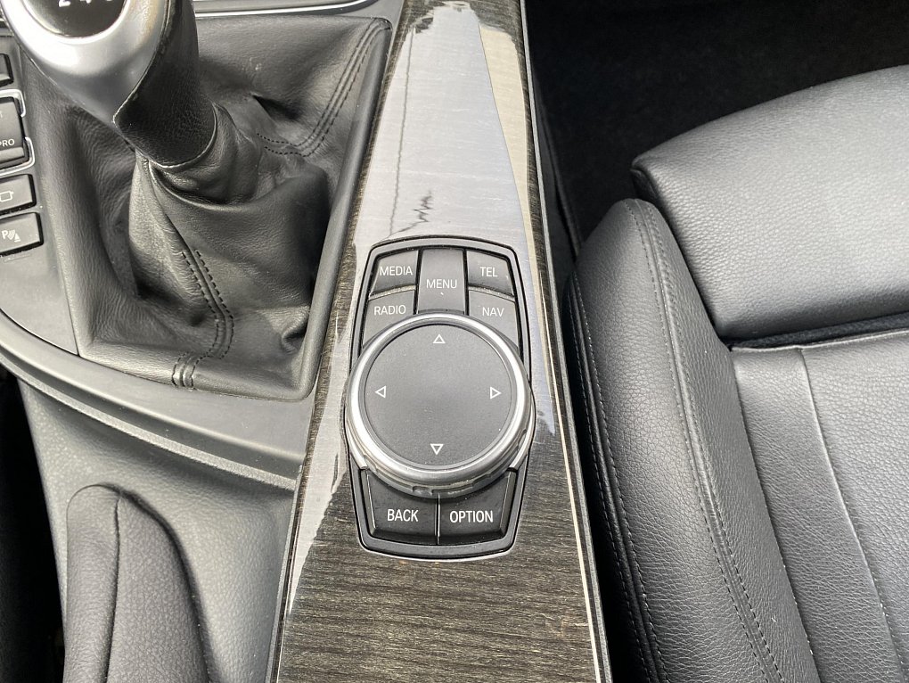 BMW Řada 3 2.0 D LuxuryLine 320D