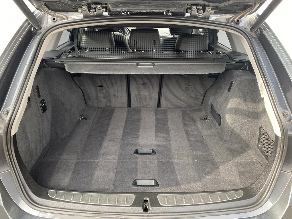 BMW Řada 3 2.0 D LuxuryLine 320D