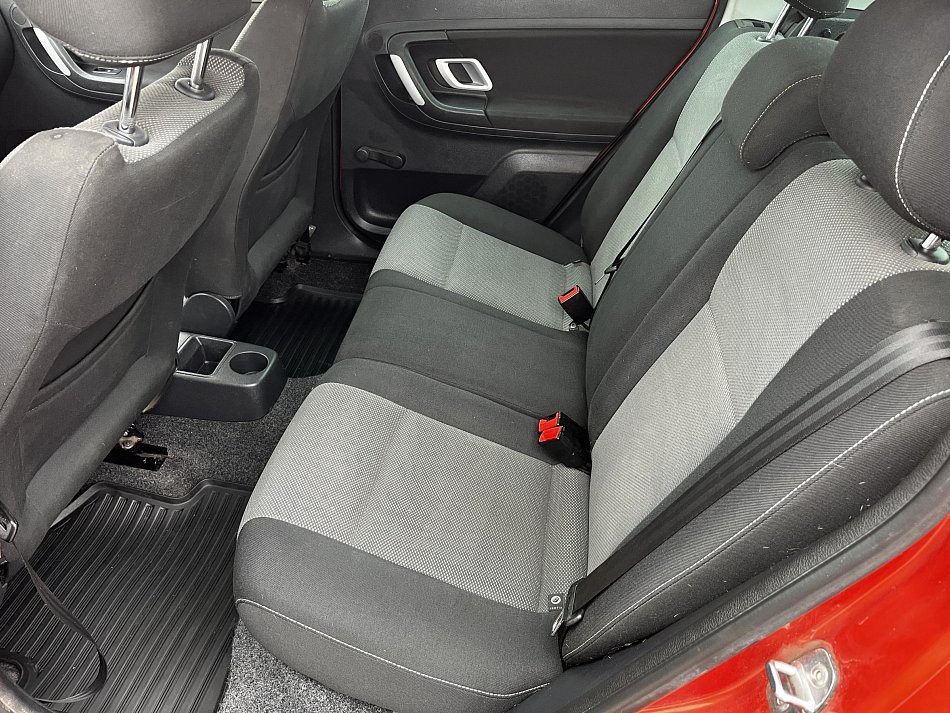 Škoda Fabia II 1.2HTP Sport