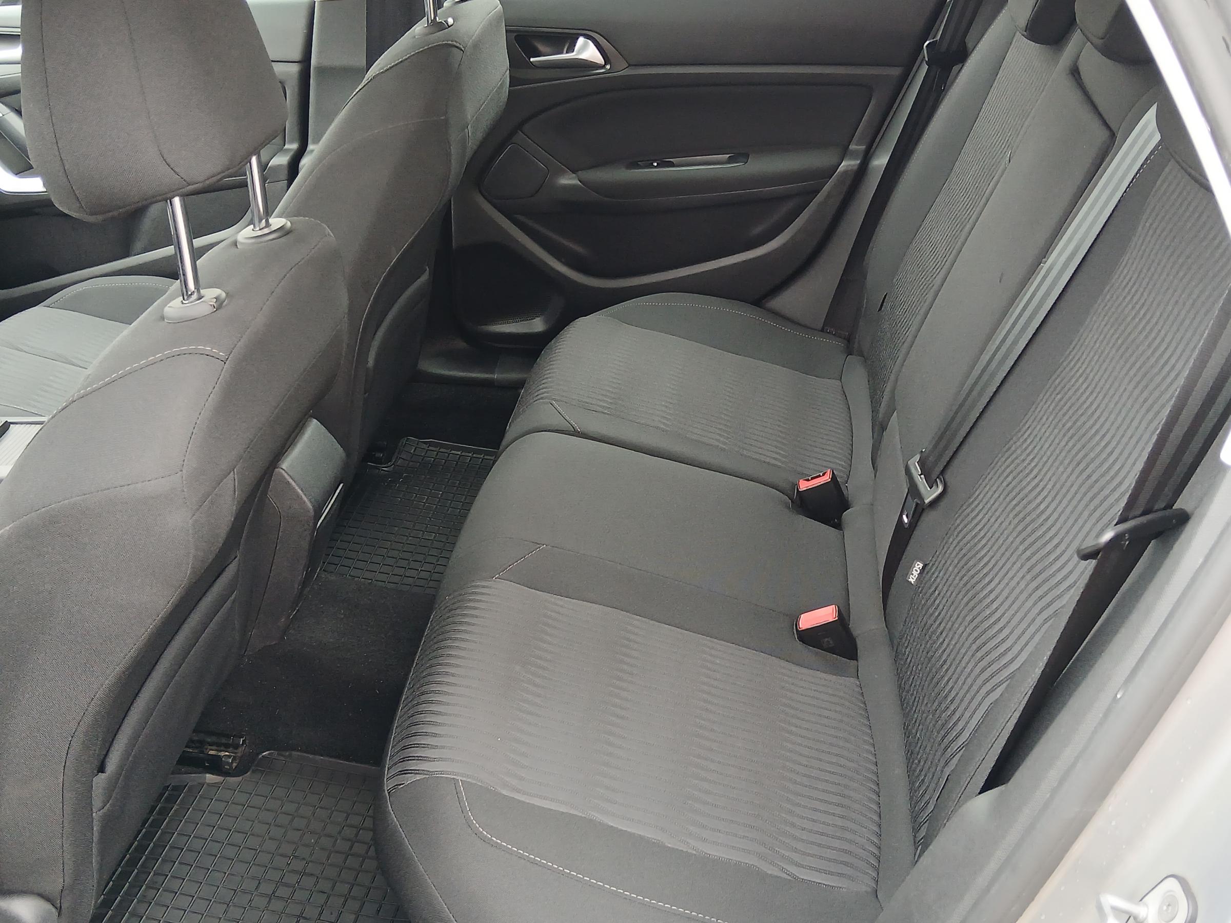 Peugeot 308, 2015 - pohled č. 10