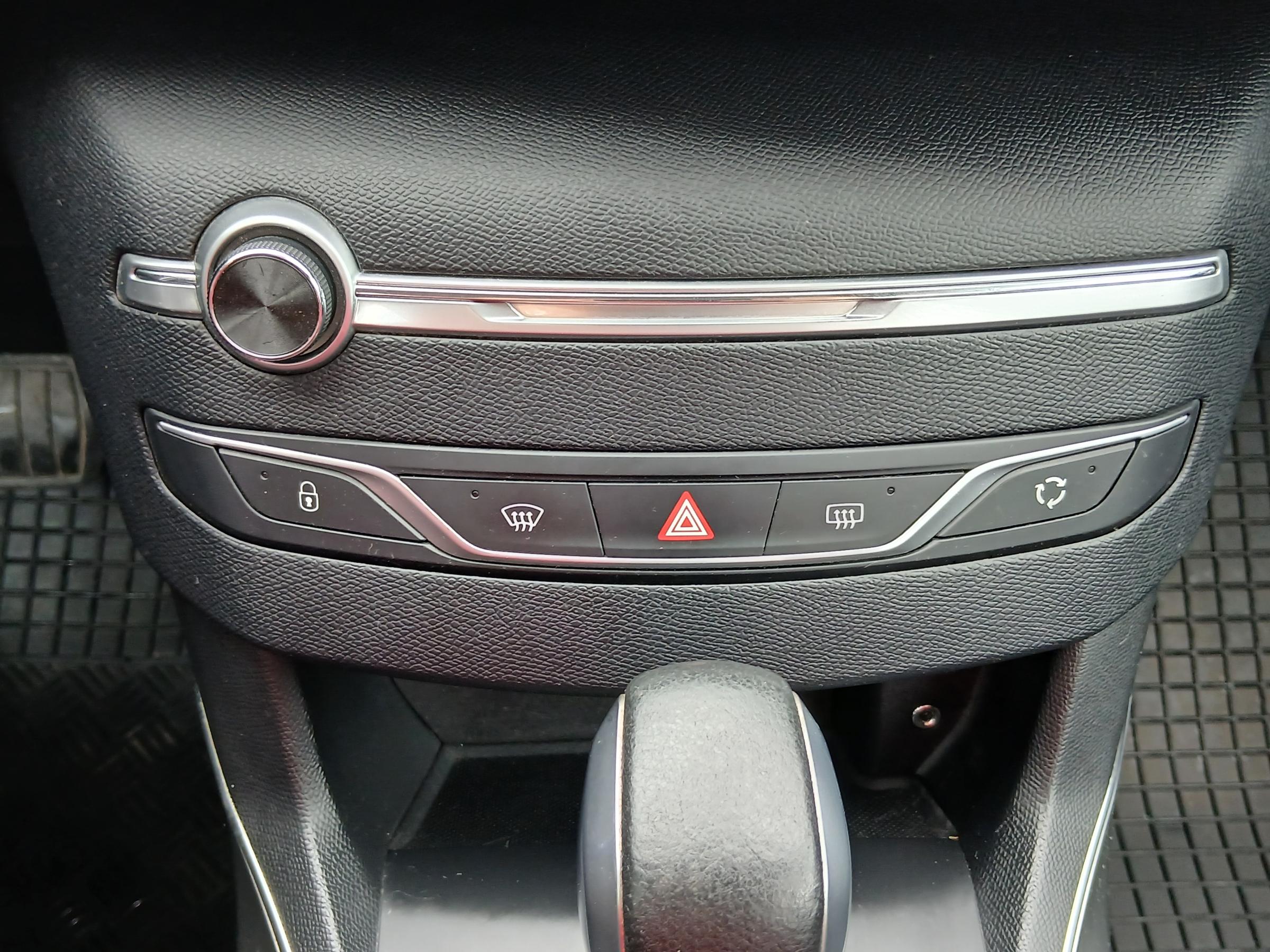 Peugeot 308, 2015 - pohled č. 19