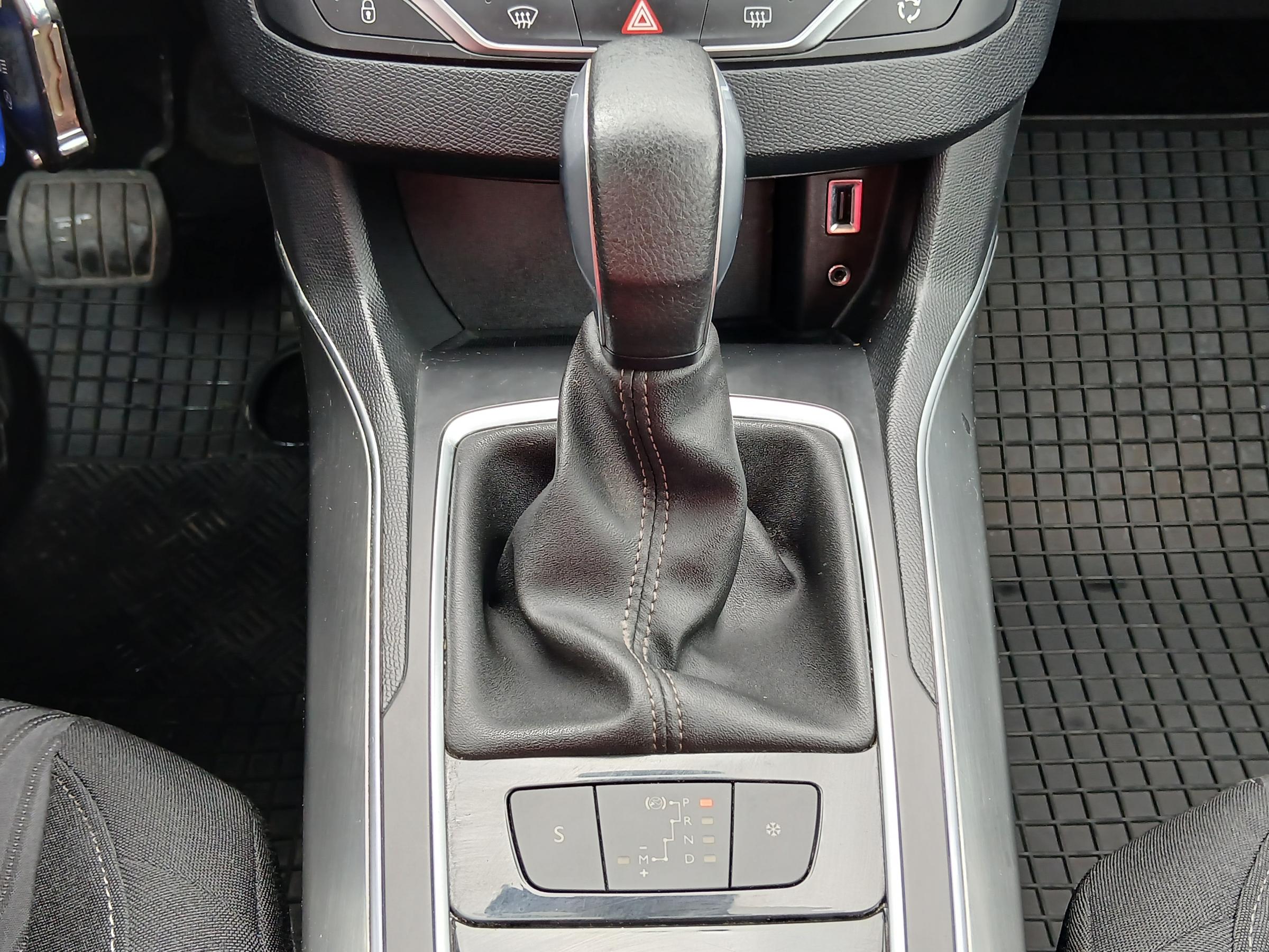 Peugeot 308, 2015 - pohled č. 22