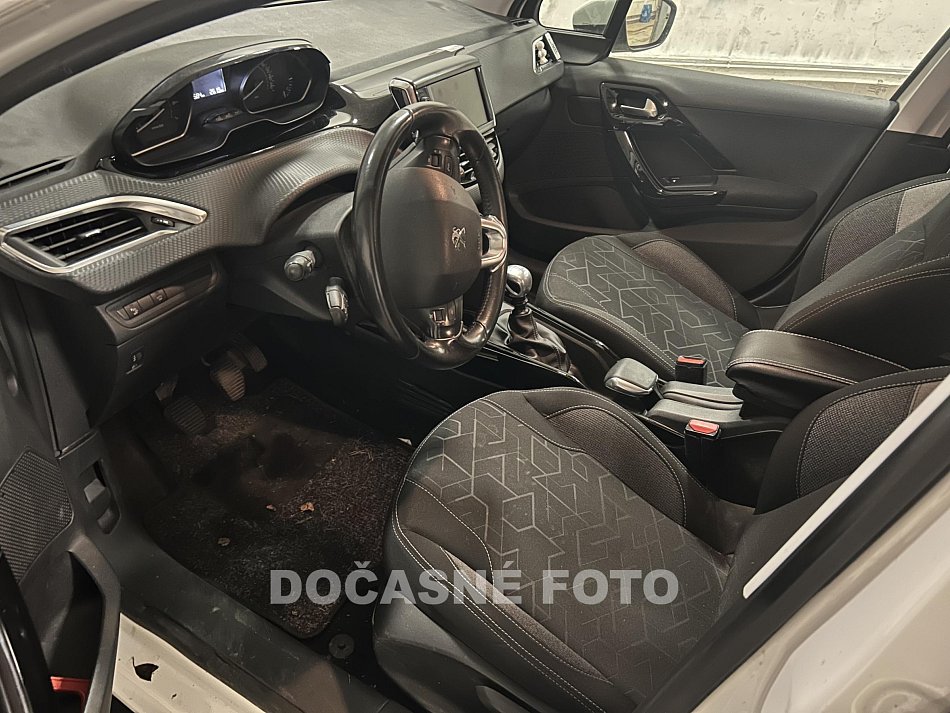 Peugeot 2008 1.2pt 