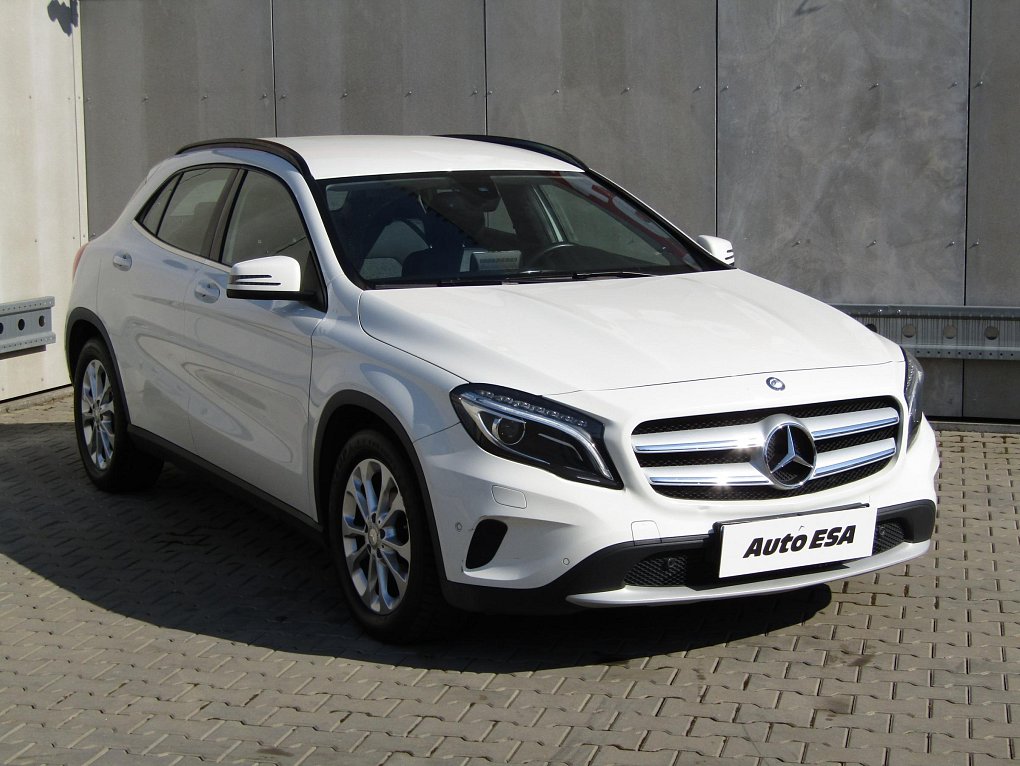 Mercedes-Benz GLA 2.2CDi  200 D 4MATIC