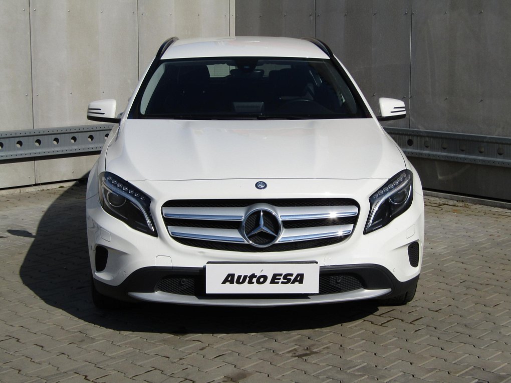 Mercedes-Benz GLA 2.2CDi  200 D 4MATIC