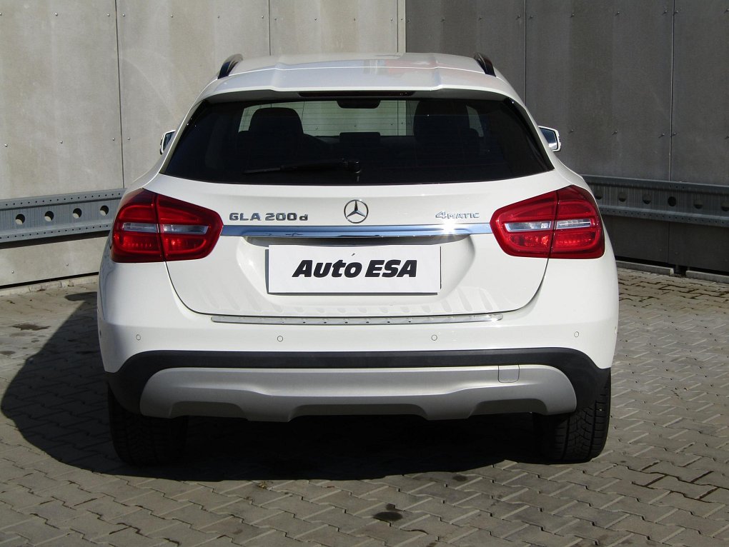 Mercedes-Benz GLA 2.2CDi  200 D 4MATIC