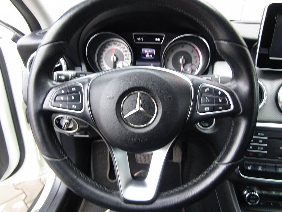 Mercedes-Benz GLA 2.2CDi  200 D 4MATIC