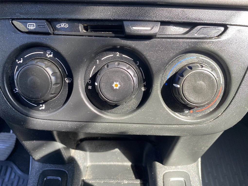 Peugeot 301 1.2PT 