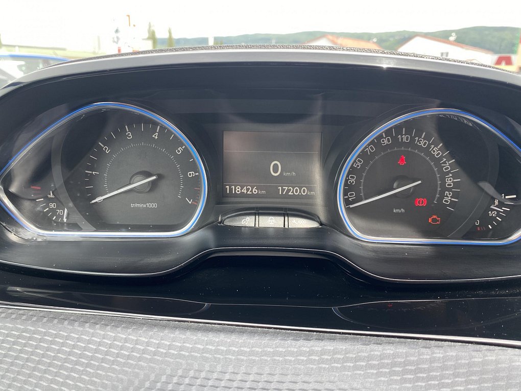 Peugeot 2008 1.2PT 