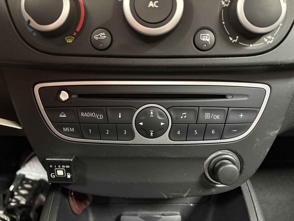 Renault Fluence 1.6i 