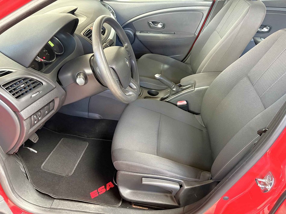 Renault Fluence 1.6i 