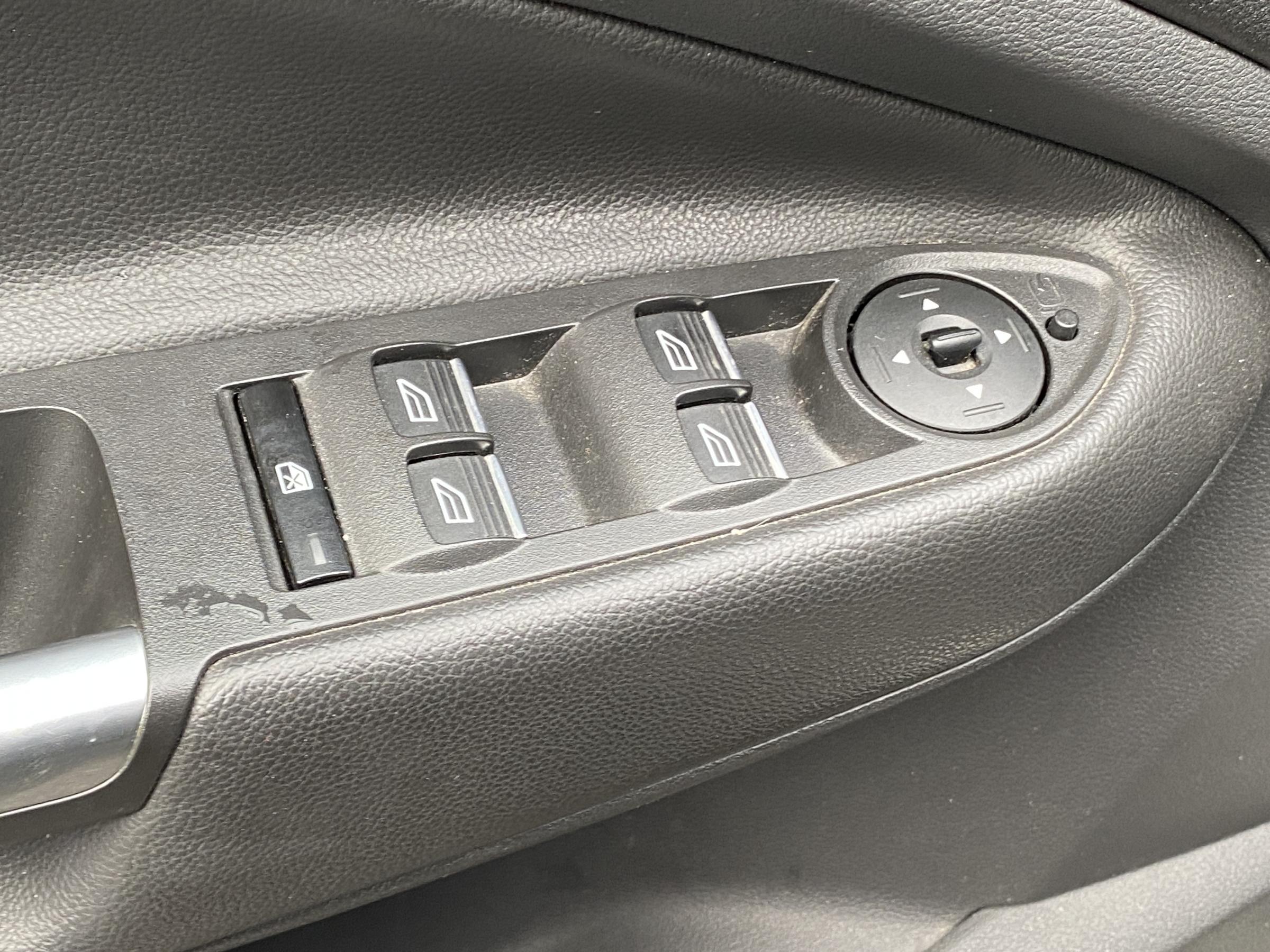 Ford Kuga, 2016 - pohled č. 11