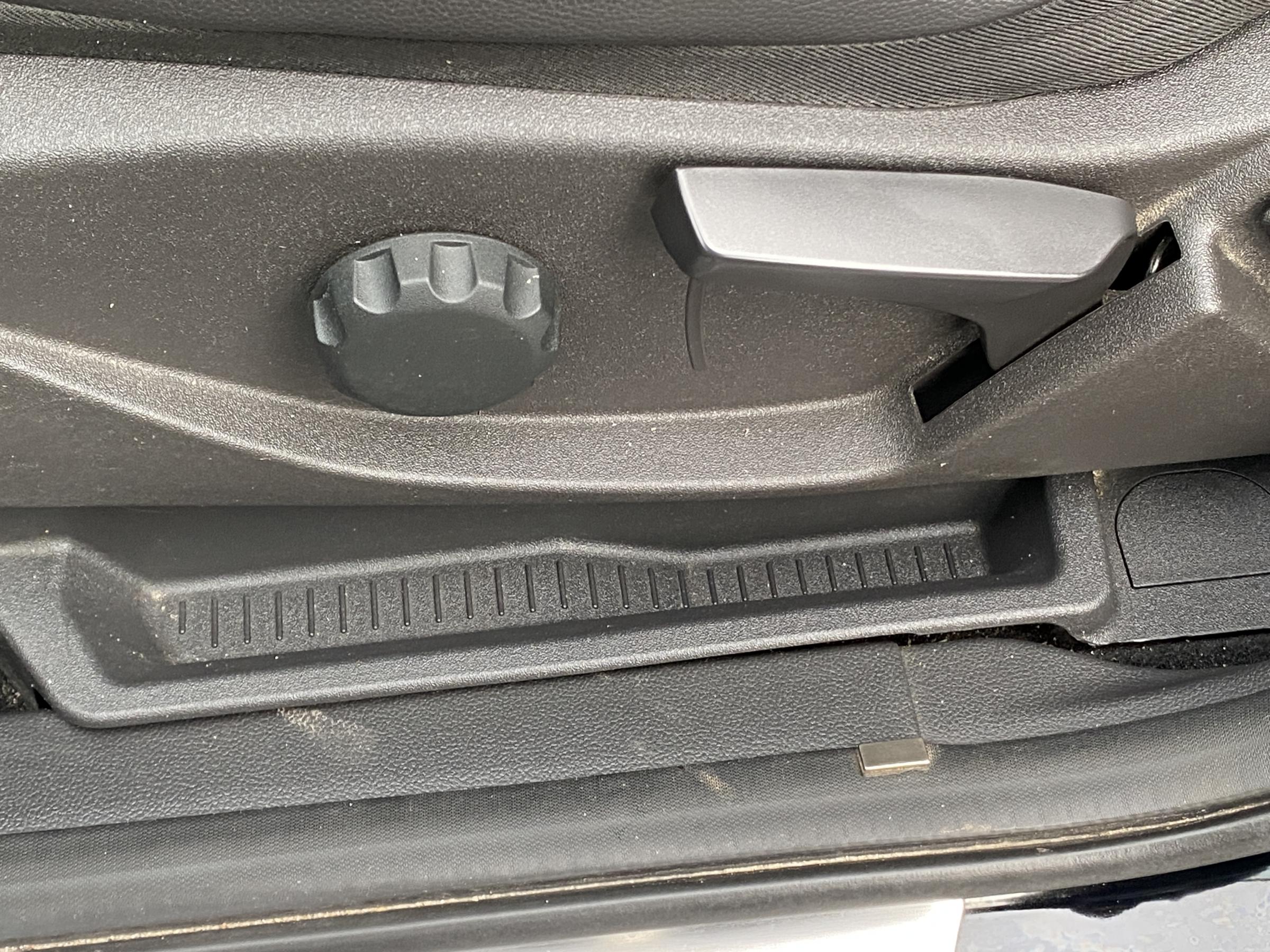 Ford Kuga, 2016 - pohled č. 12