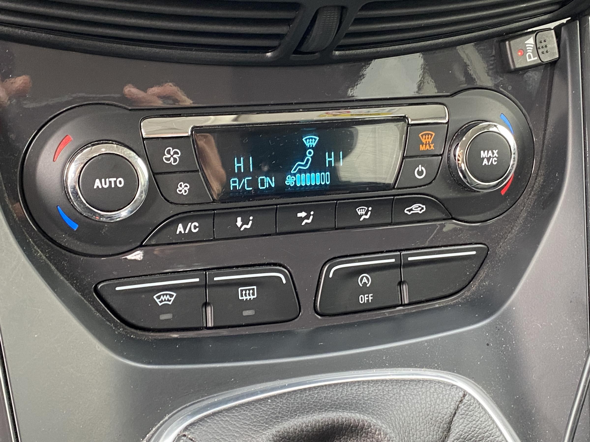 Ford Kuga, 2016 - pohled č. 16