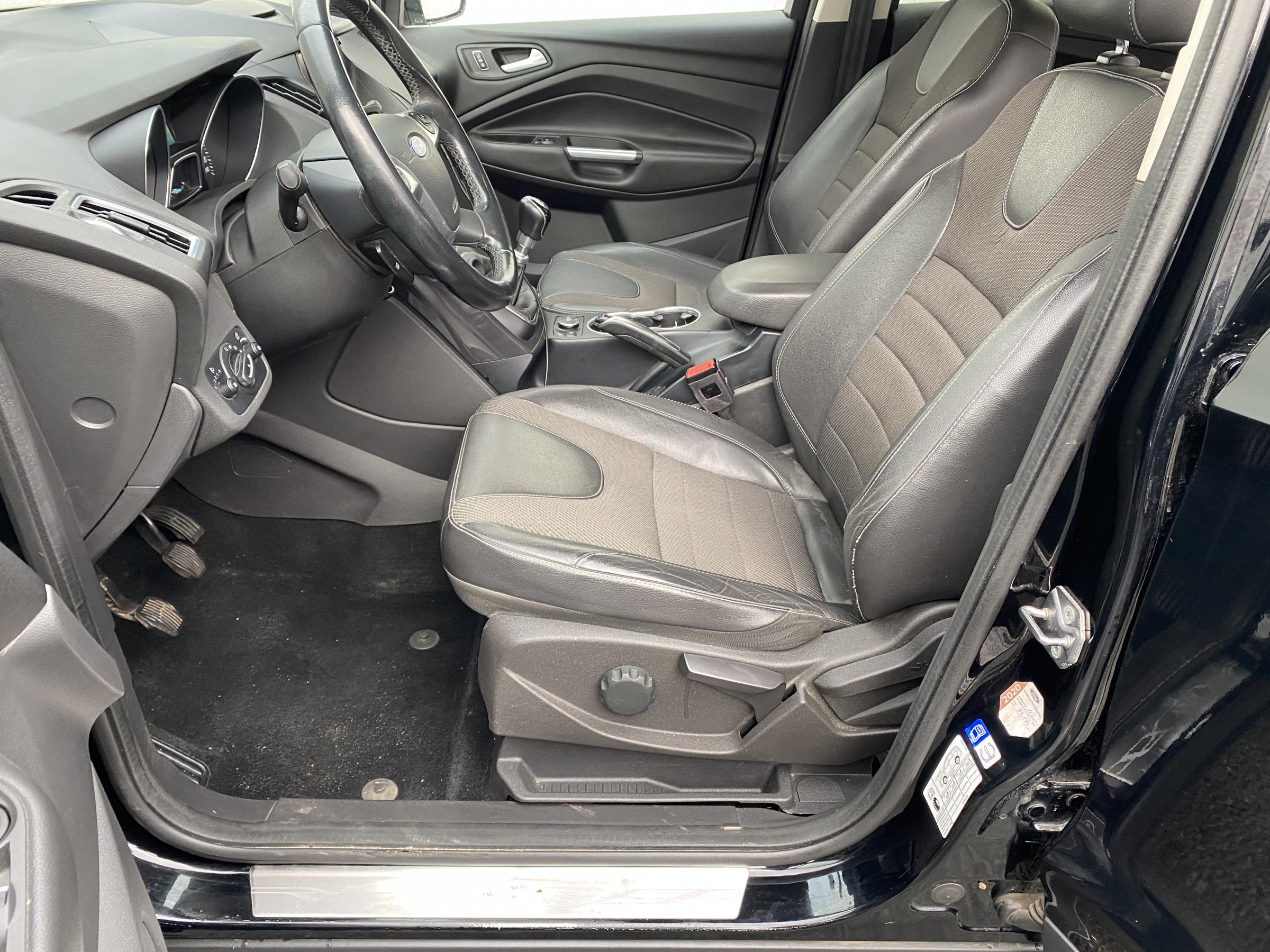 Ford Kuga, 2016 - pohled č. 9