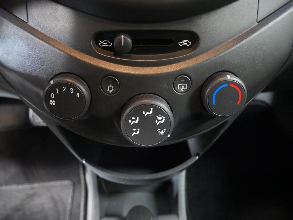 Chevrolet Spark 1.0i 