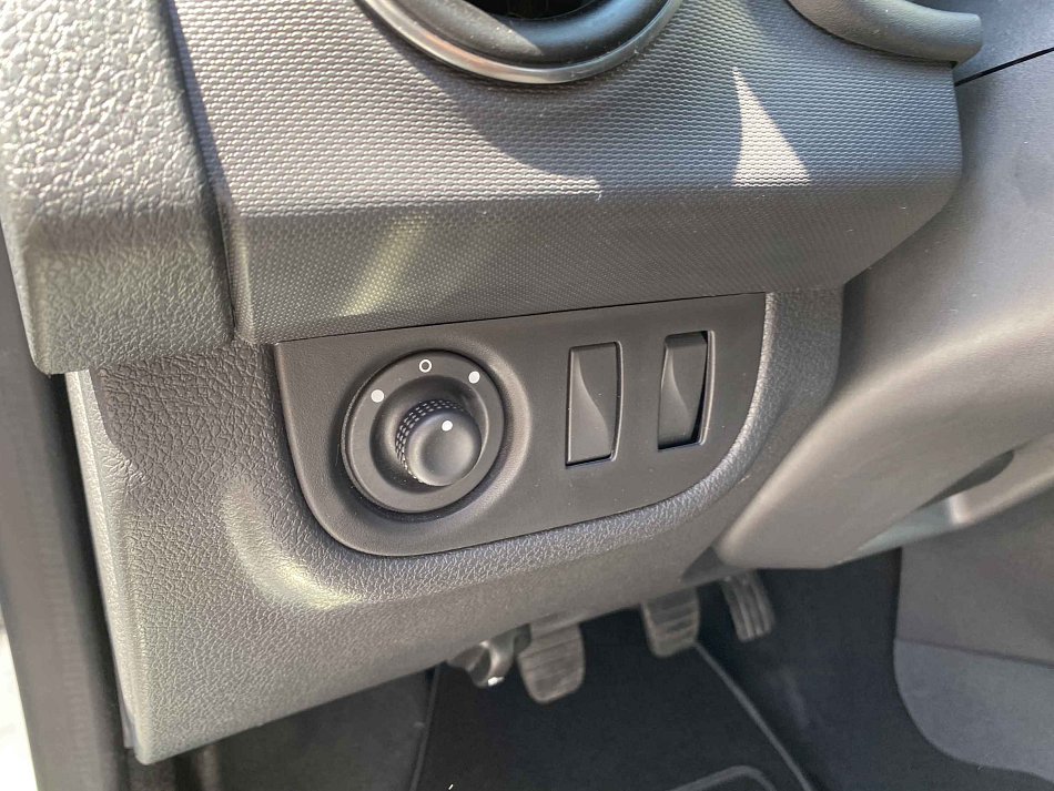 Dacia Sandero 1.0i 