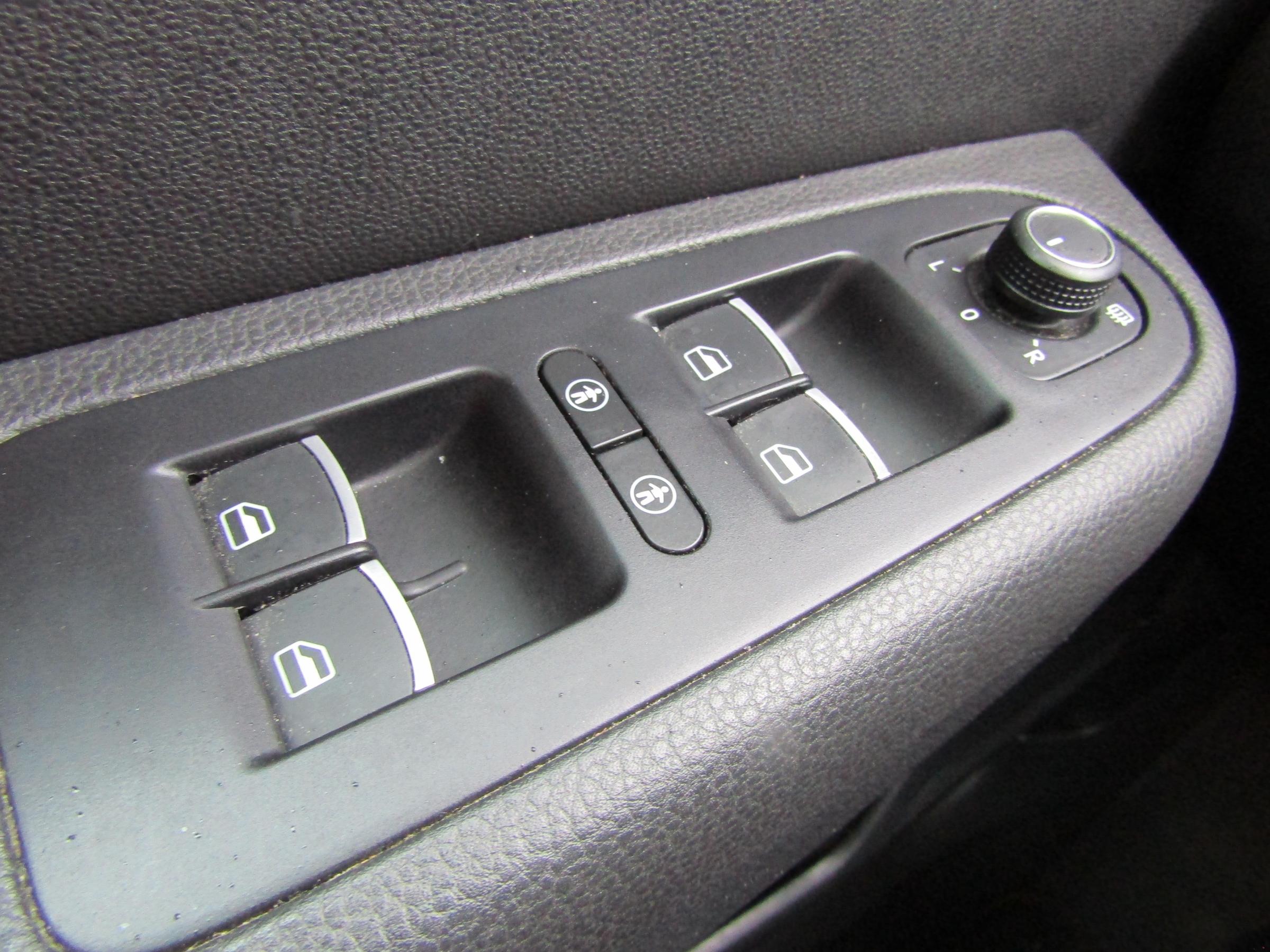 Volkswagen Sharan, 2016 - pohled č. 16