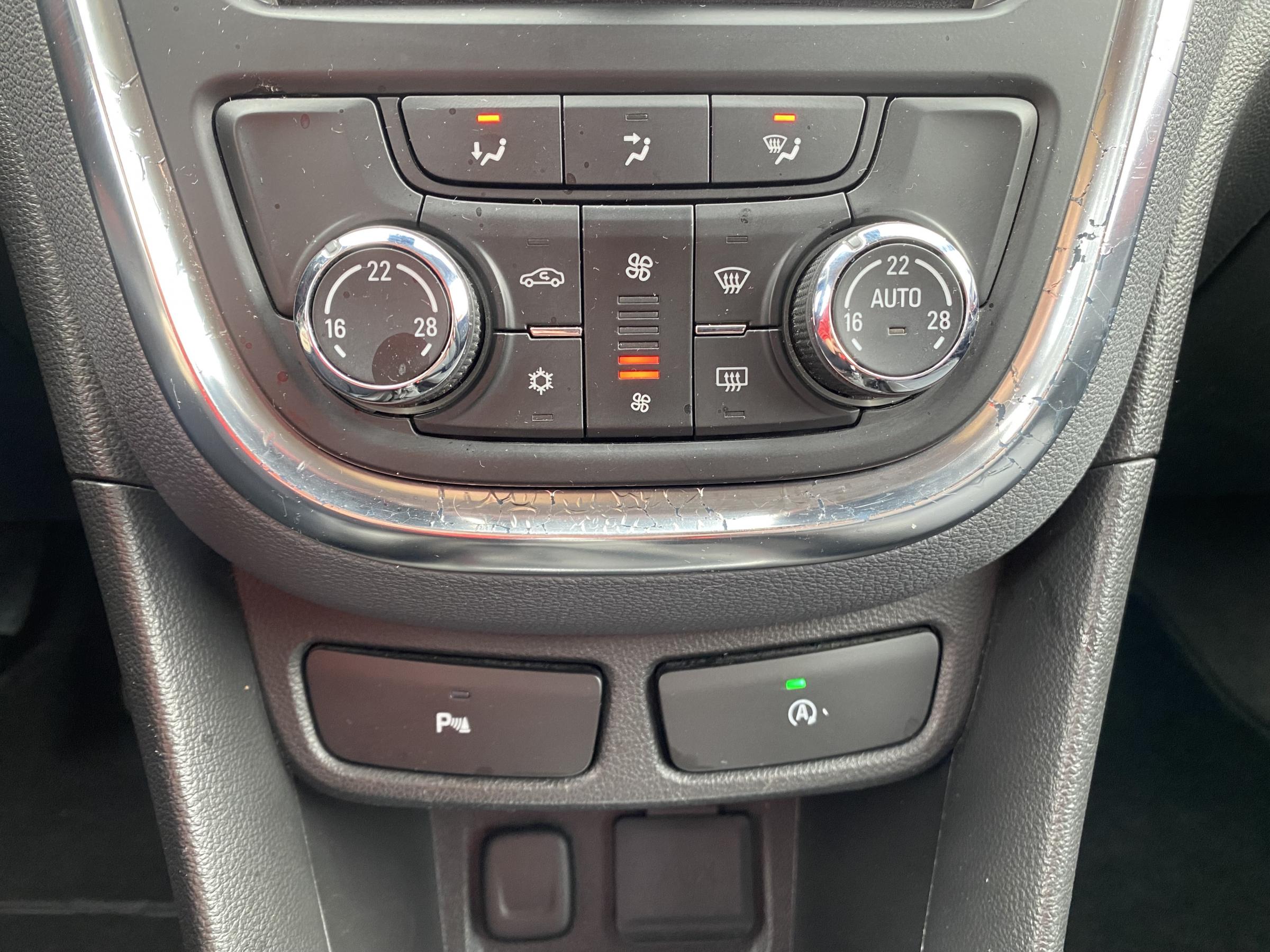 Opel Mokka, 2014 - pohled č. 17