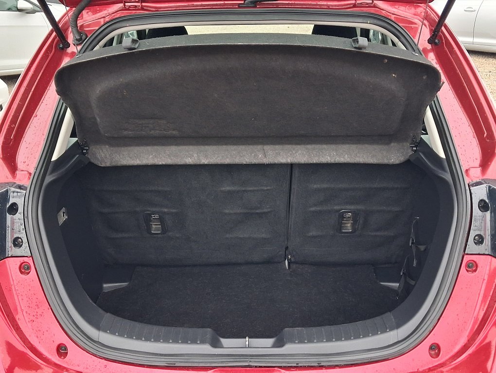 Mazda 2 1.5 i 