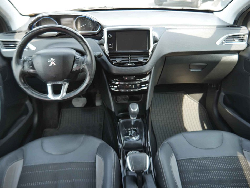 Peugeot 2008 1.2PT 