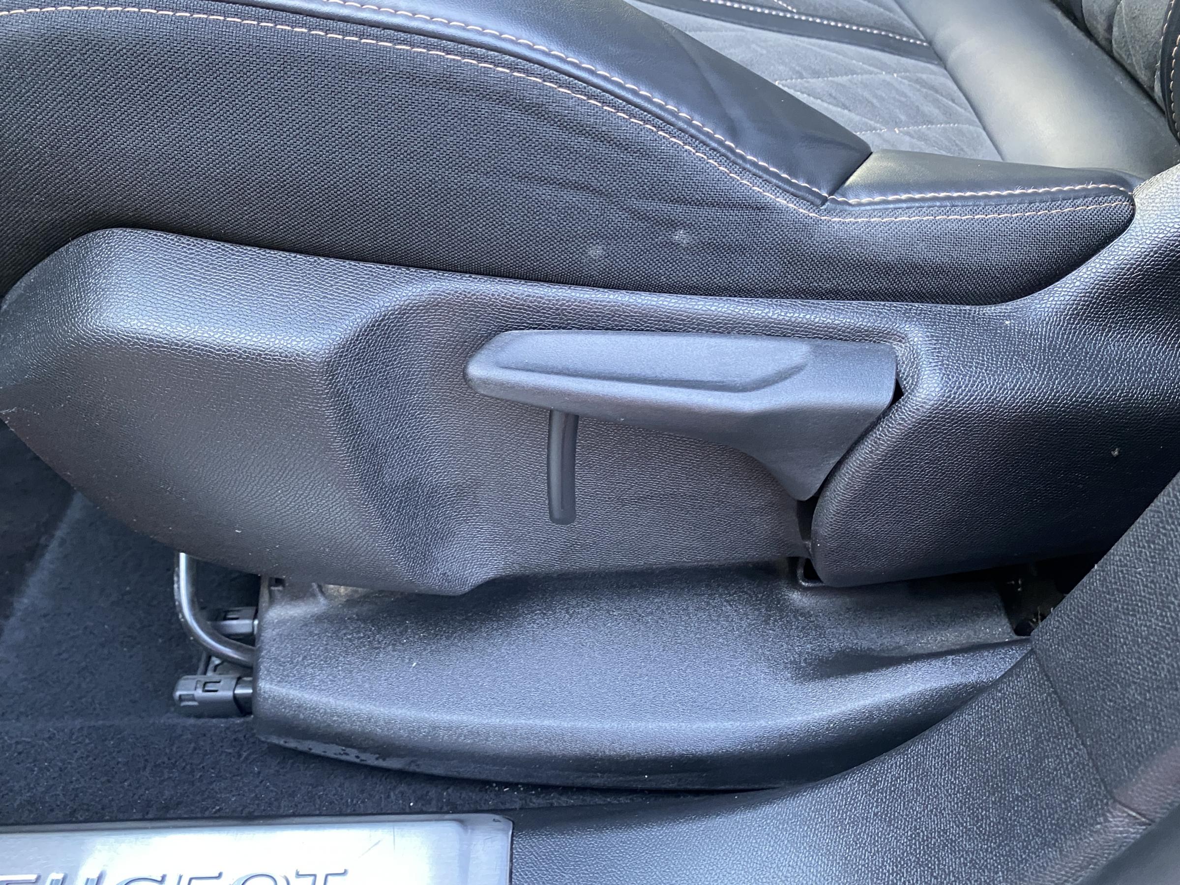 Peugeot 5008, 2018 - pohled č. 18