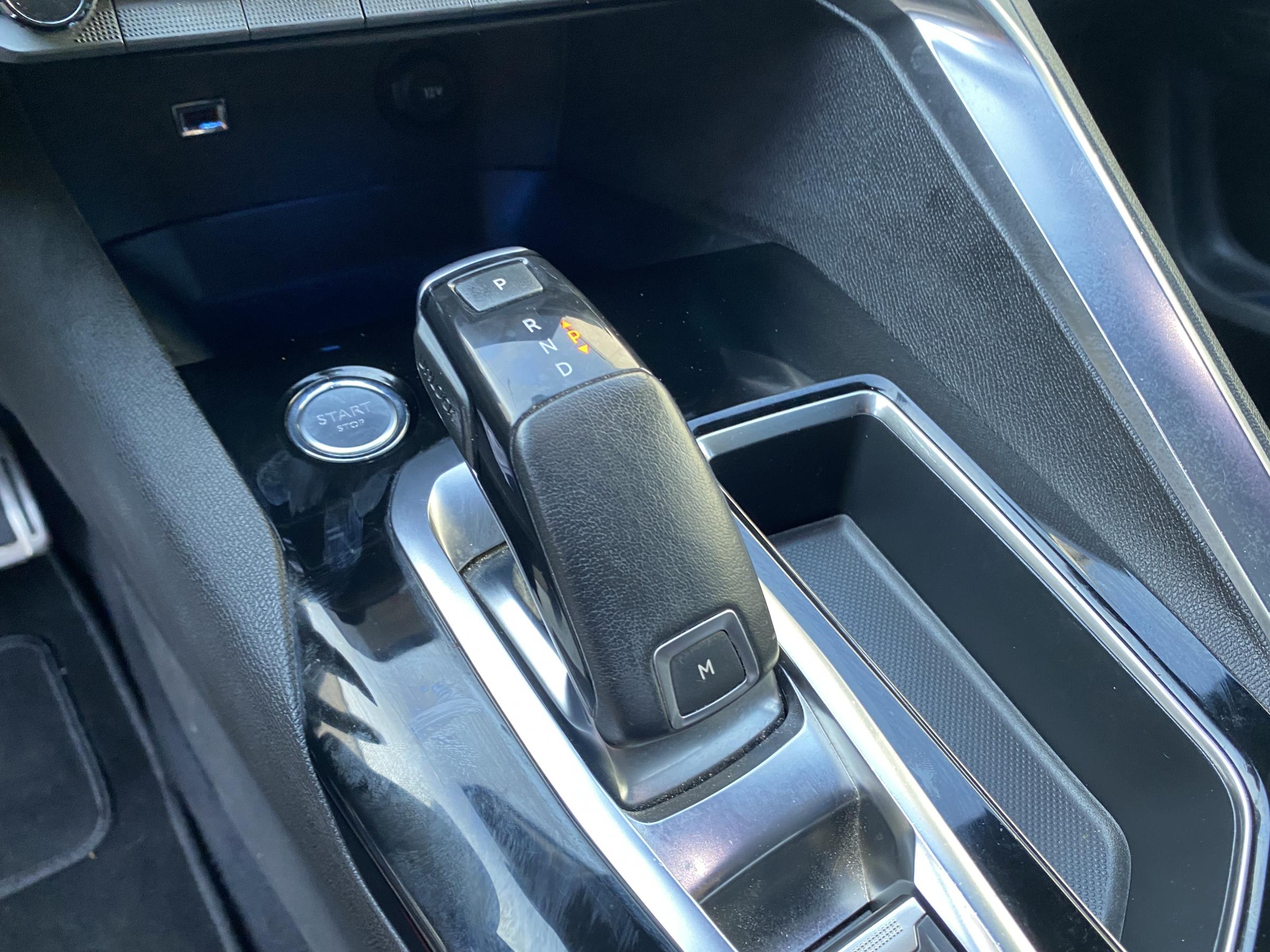 Peugeot 5008, 2018 - pohled č. 20