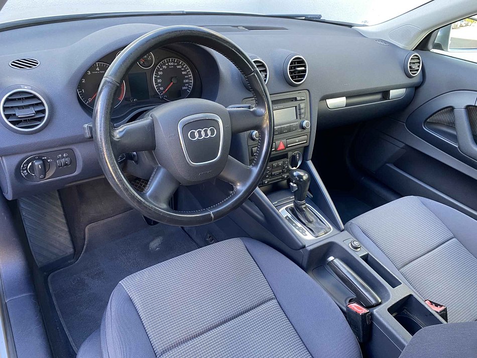 Audi A3 1.6 i 