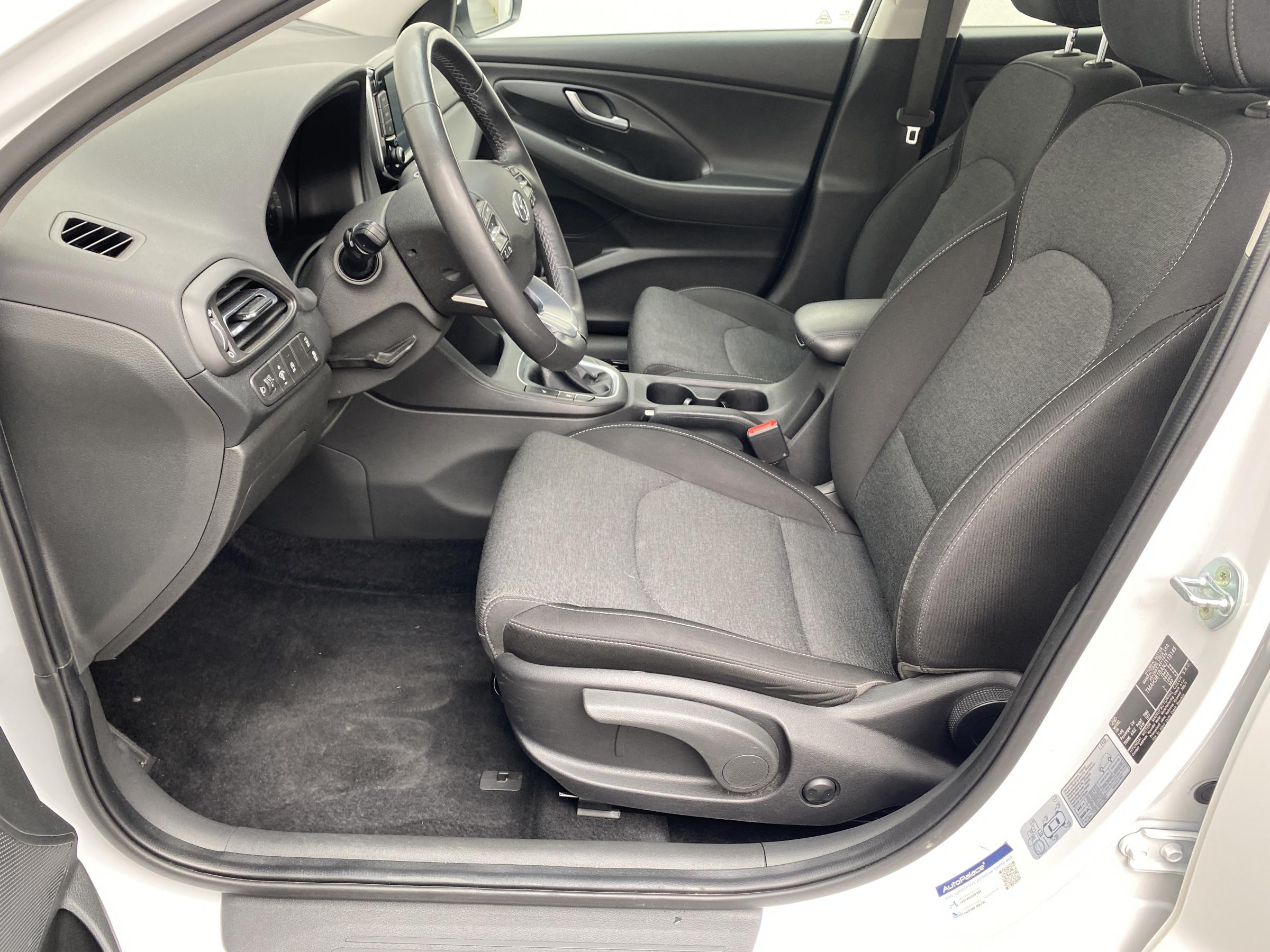 Hyundai i30, 2022 - pohled č. 10