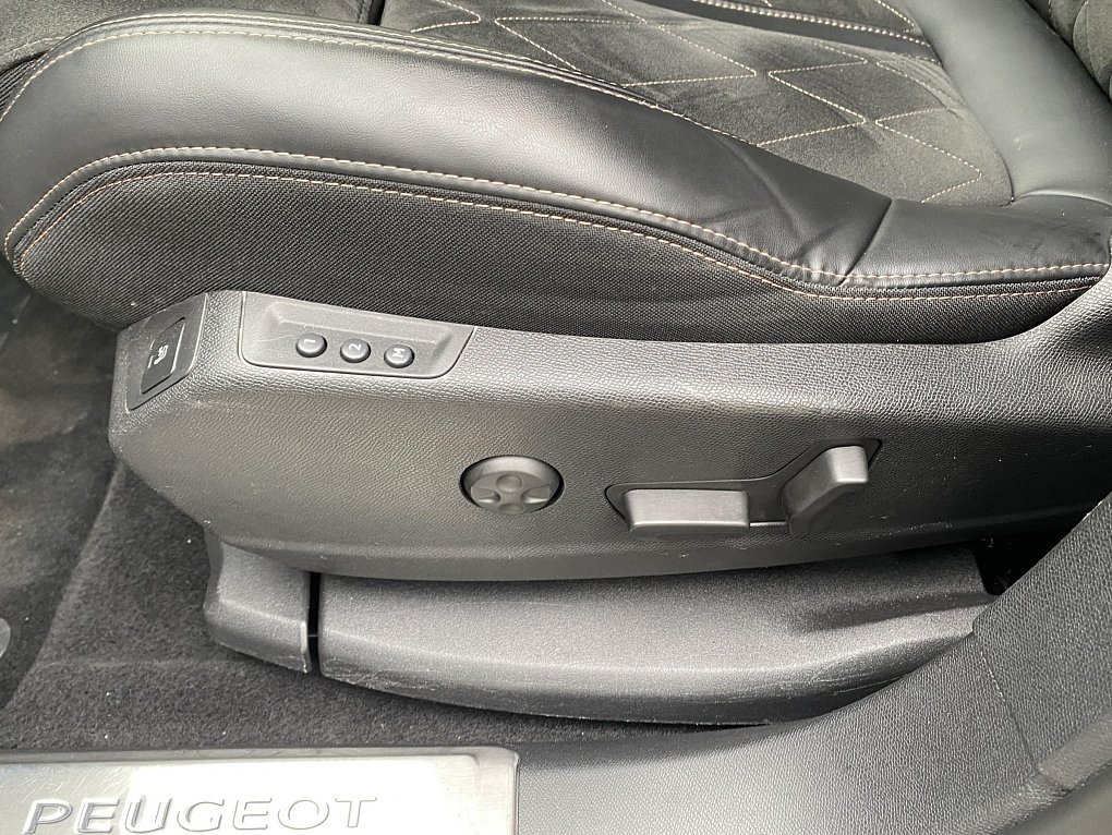 Peugeot 3008 2.0 HDi GT