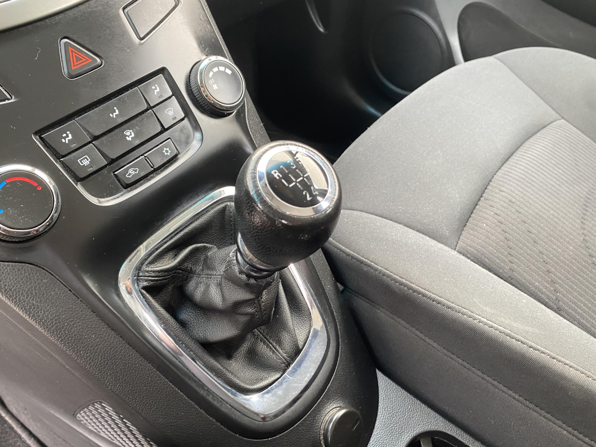 Chevrolet Orlando, 2011 - pohled č. 15