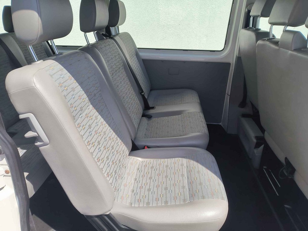 Volkswagen Transporter 2.0TDi  4x4 L2H1 9míst