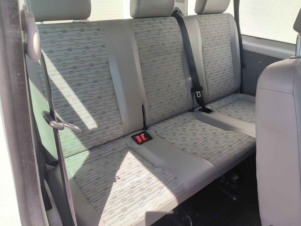 Volkswagen Transporter 2.0TDi  4x4 L2H1 9míst