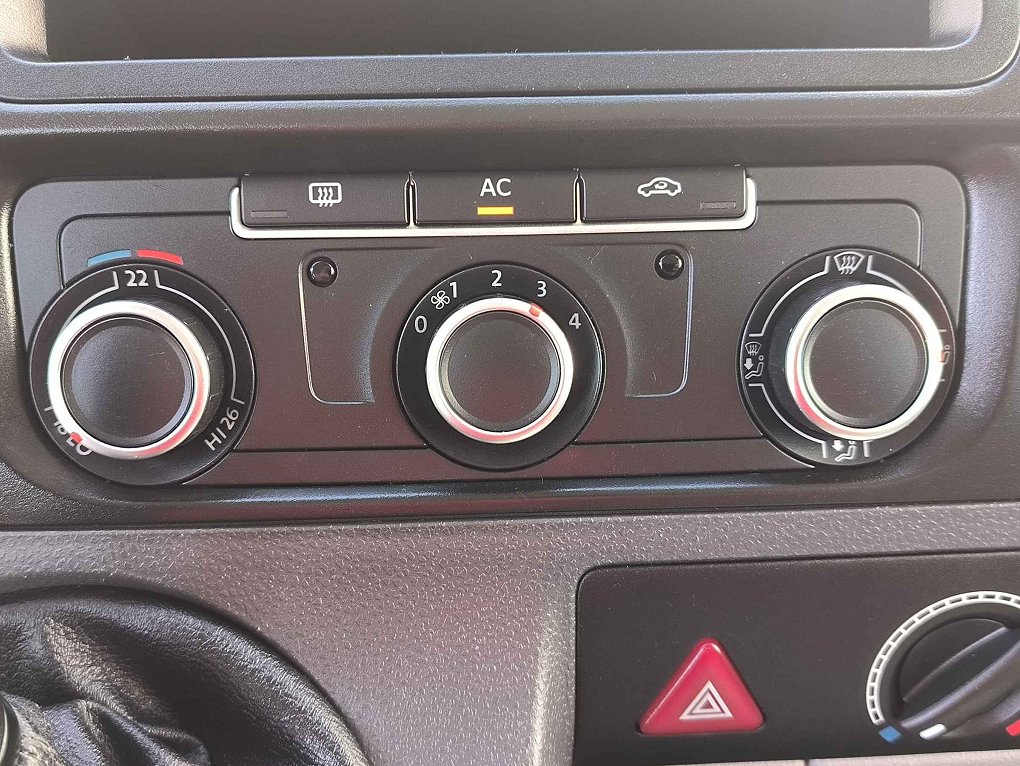 Volkswagen Transporter 2.0TDi  4x4 L2H1 9míst