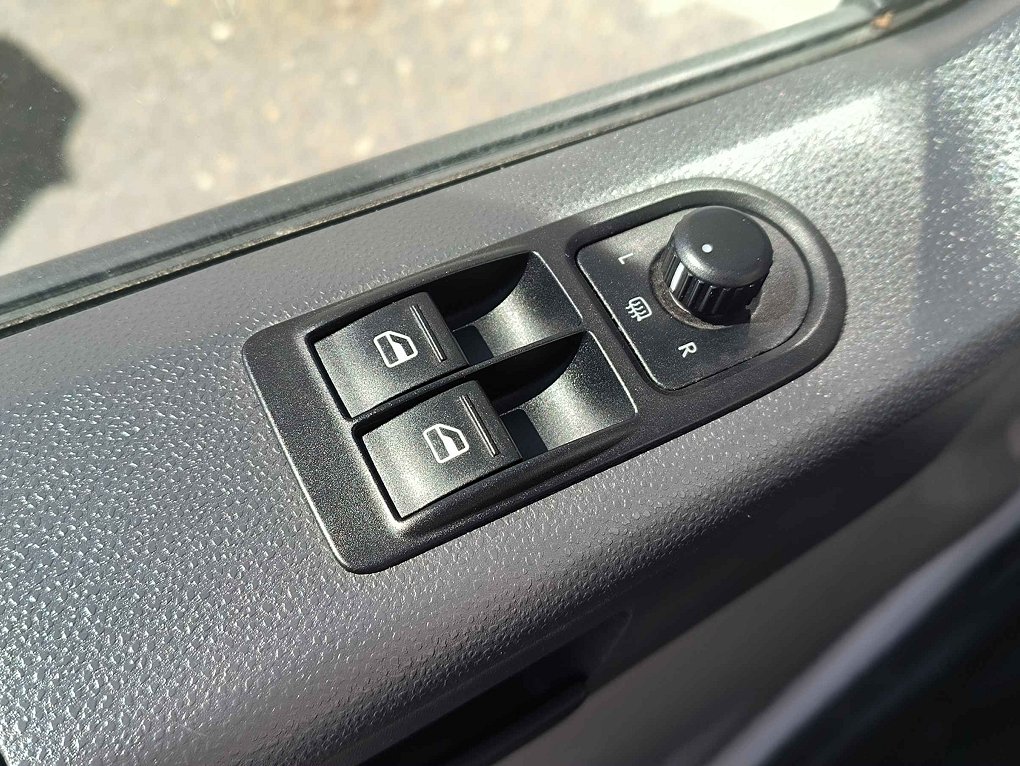 Volkswagen Transporter 2.0TDi  4x4 L2H1 9míst